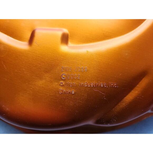 Wilton Iridescents Aluminum Jack-O-Lantern Pumpkin Cake Pan Halloween/party - Picture 4 of 7
